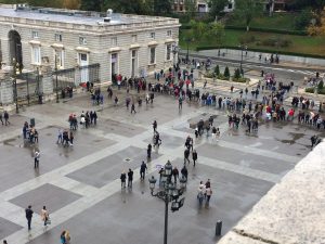 madrid-palace-public-line
