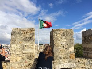 portugues-flag-over-castle